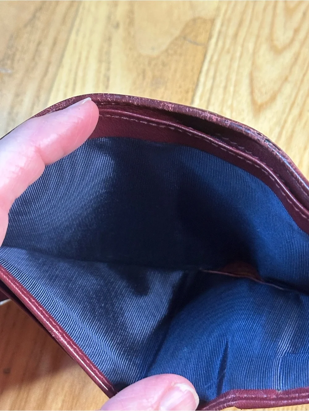 Gucci Navy & Burgundy Microguccissima GG Leather Bifold Wallet
